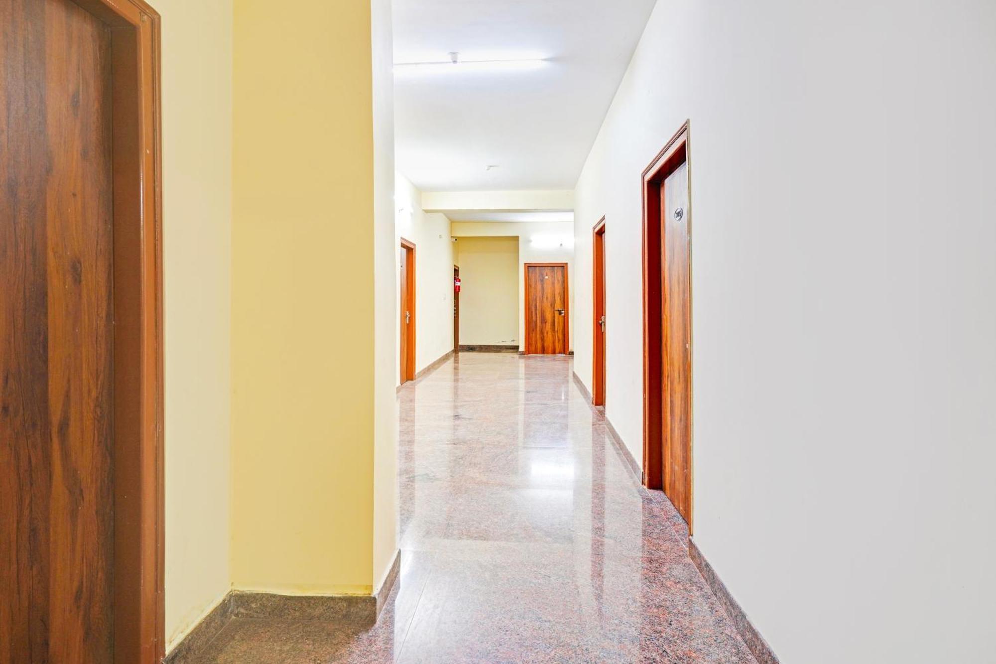 Super Hotel O Srigandhakavalu Formerly Chamundeshwari Lodging Jalahalli Luaran gambar