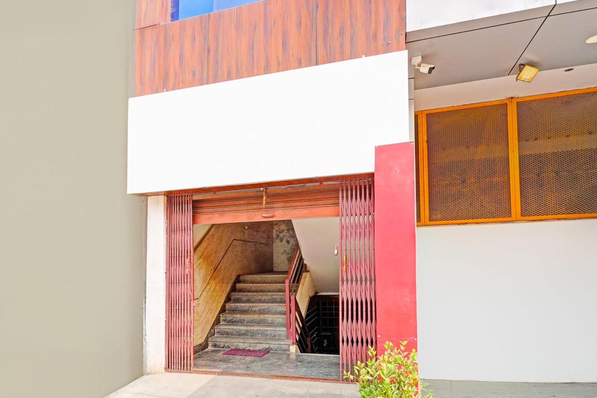 Super Hotel O Srigandhakavalu Formerly Chamundeshwari Lodging Jalahalli Luaran gambar