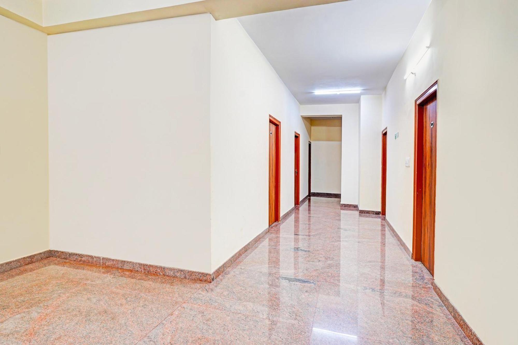 Super Hotel O Srigandhakavalu Formerly Chamundeshwari Lodging Jalahalli Luaran gambar